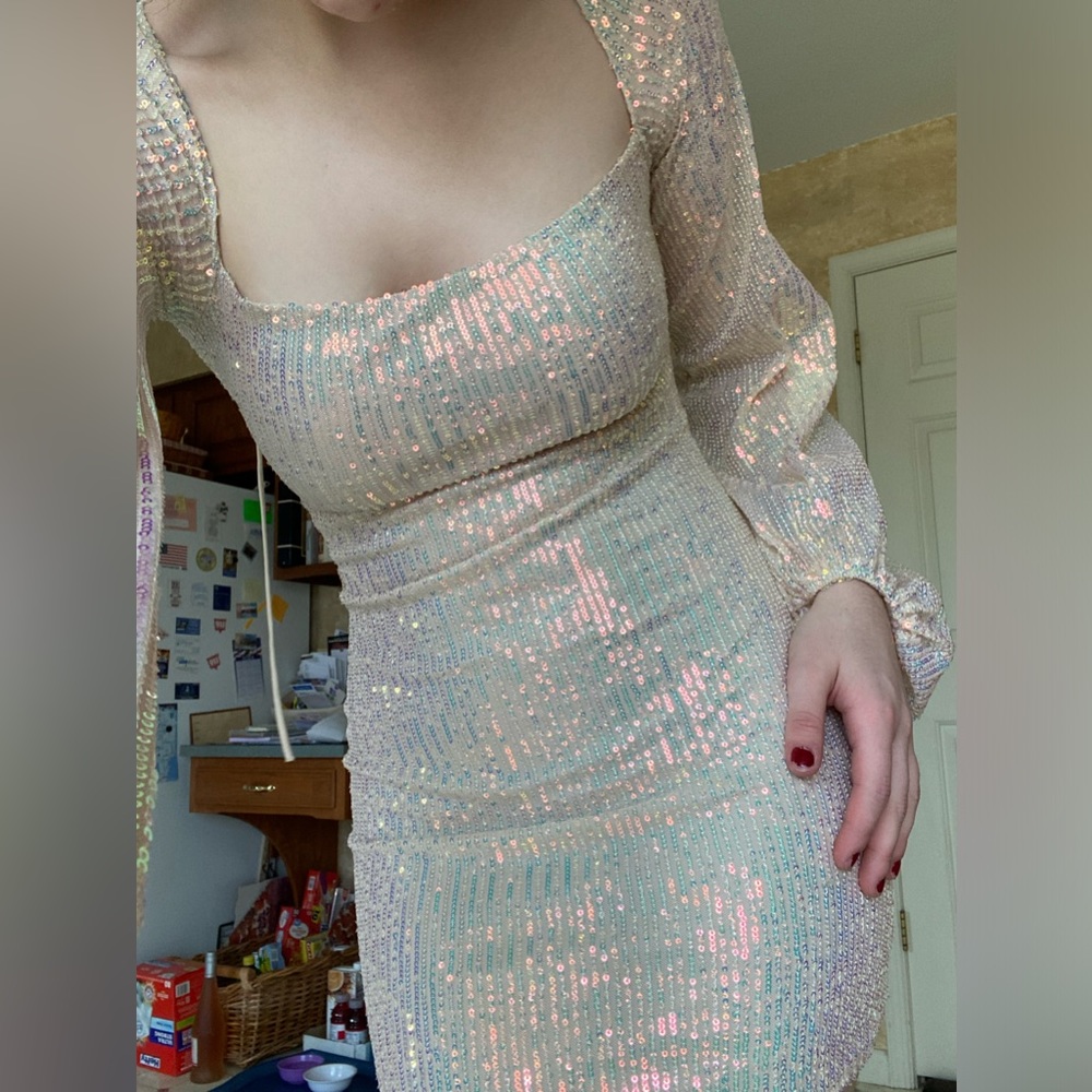 LUCY IN THE SKY champagne peach body on long sleeve open back hoco dress